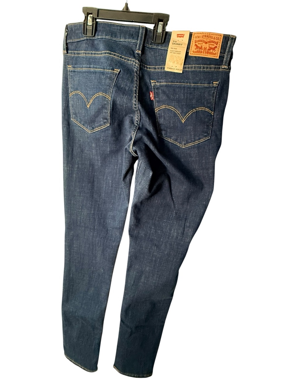 Levi's Women's Skinny Jeans in Indigo Blue Wash Size 1O NWT - Picture 2 of 6